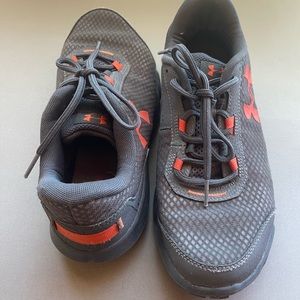 Under Armour hiking shoes 3/$20